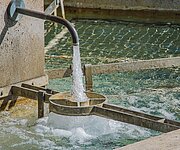 Brunnen mit fließendem Wasser