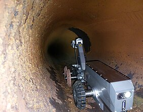 crawler in a drinking water pipeline